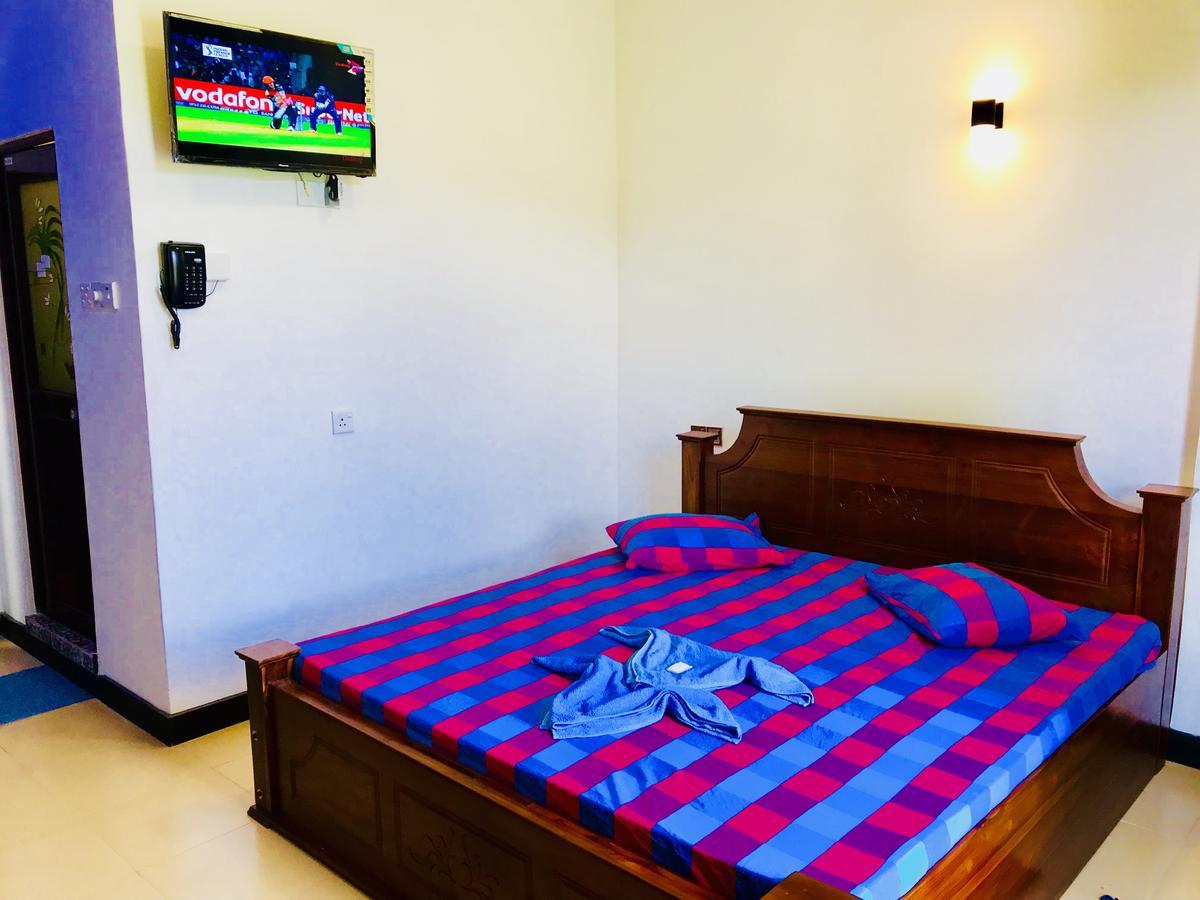 Travellers Halt Otel Ratnapura Dış mekan fotoğraf