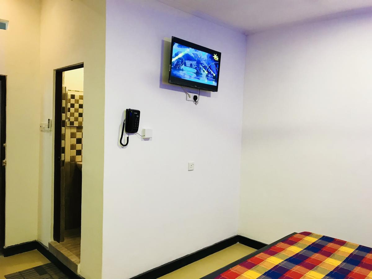Travellers Halt Otel Ratnapura Dış mekan fotoğraf